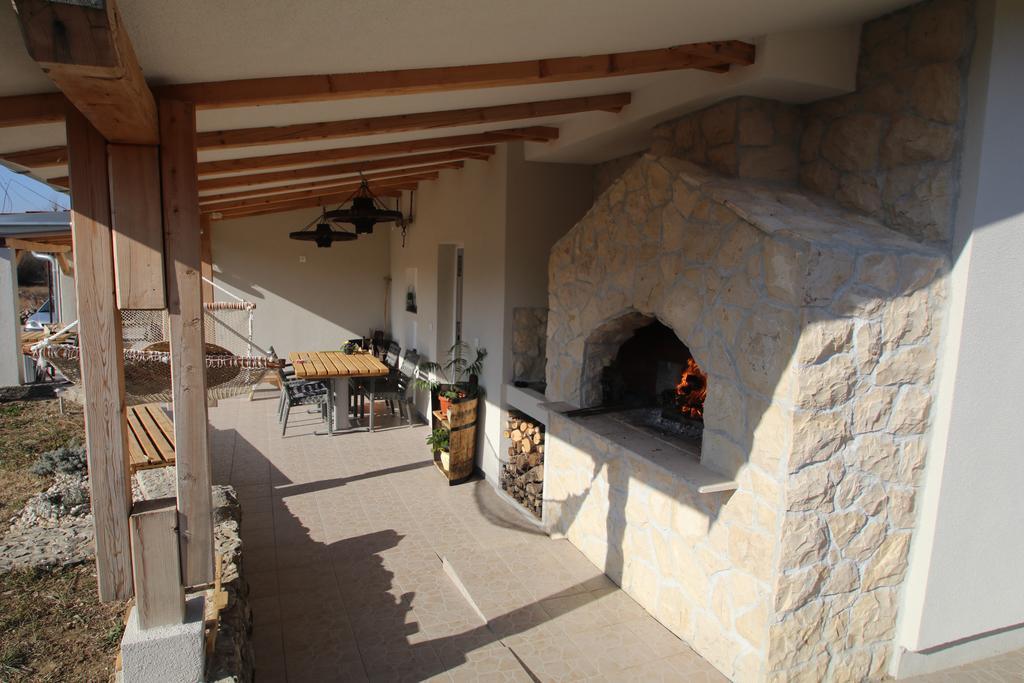 Oak House Villa Zadvarje Exterior photo