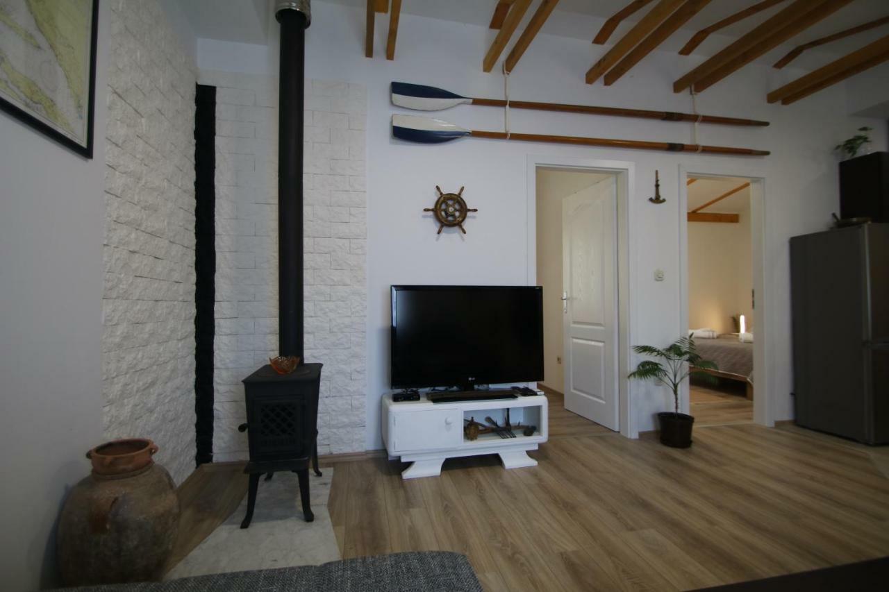 Oak House Villa Zadvarje Exterior photo