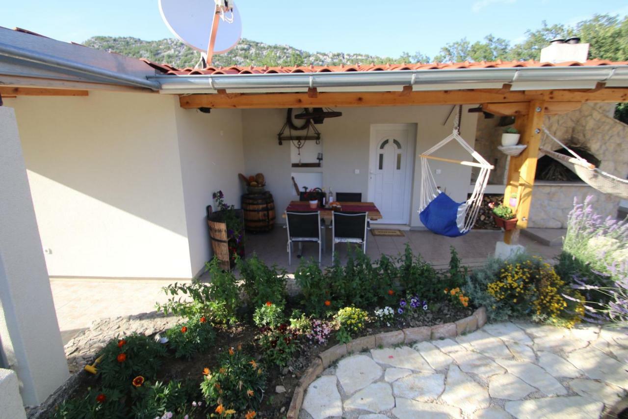 Oak House Villa Zadvarje Exterior photo